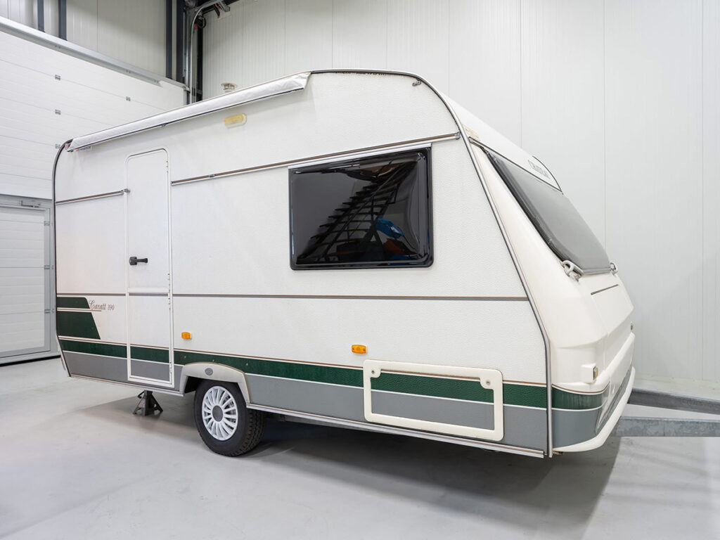 Een gelijkmatige uitstraling rondom de caravan